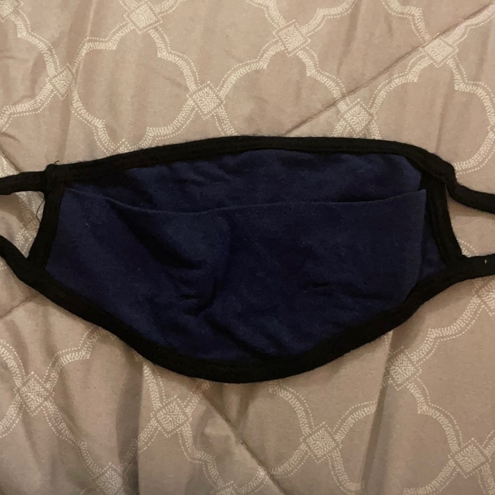🥰 4/$25-  NWOT - Mask with Straw Hole